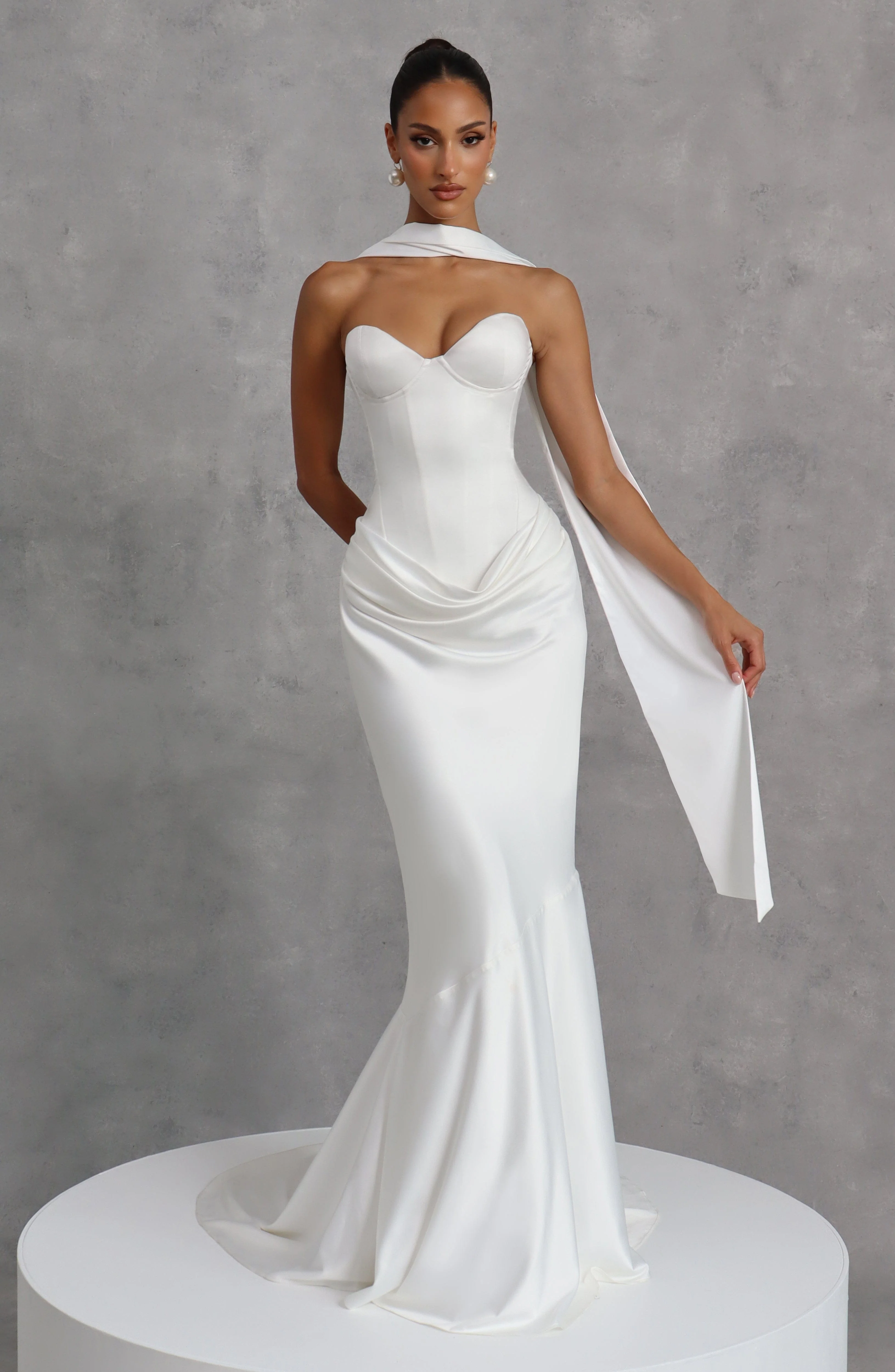 Vaila Gown - Ivory - Image 8